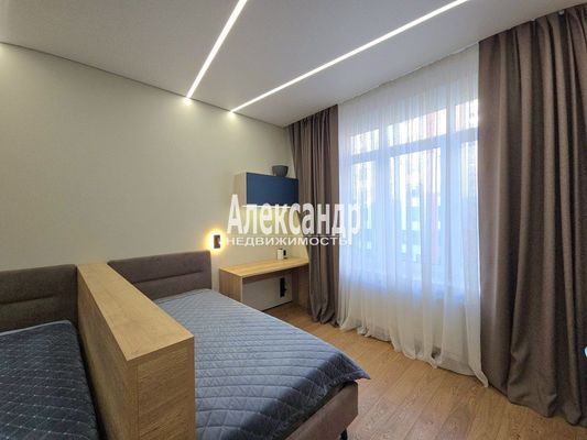 Продам трехкомнатную (3-комн.) квартиру, Обуховской Обороны пр-кт, 70к4, Санкт-Петербург г