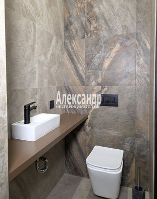 Продам трехкомнатную (3-комн.) квартиру, Обуховской Обороны пр-кт, 70к4, Санкт-Петербург г