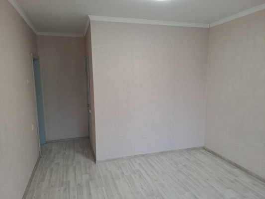 Продам трехкомнатную (3-комн.) квартиру, Нагатинский б-р, 6, Москва г