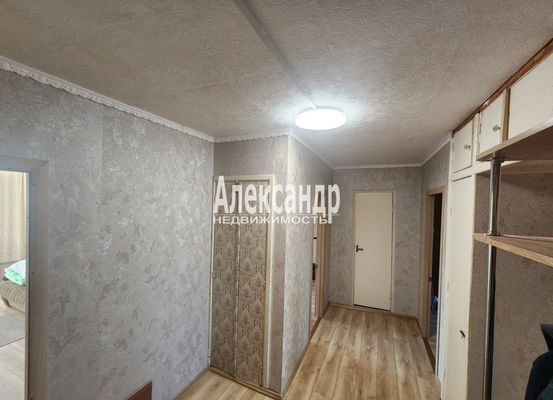 Продам трехкомнатную (3-комн.) квартиру, Юбилейная ул, 10, Кузнечное гп