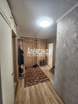 Продам трехкомнатную (3-комн.) квартиру, Юбилейная ул, 10, Кузнечное гп