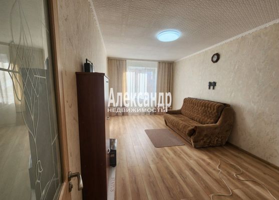 Продам трехкомнатную (3-комн.) квартиру, Юбилейная ул, 10, Кузнечное гп