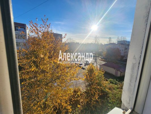 Продам трехкомнатную (3-комн.) квартиру, Юбилейная ул, 10, Кузнечное гп