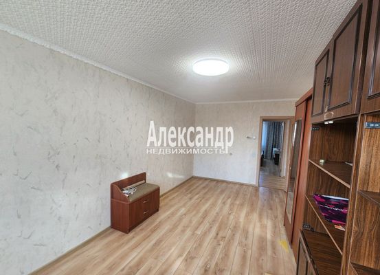 Продам трехкомнатную (3-комн.) квартиру, Юбилейная ул, 10, Кузнечное гп
