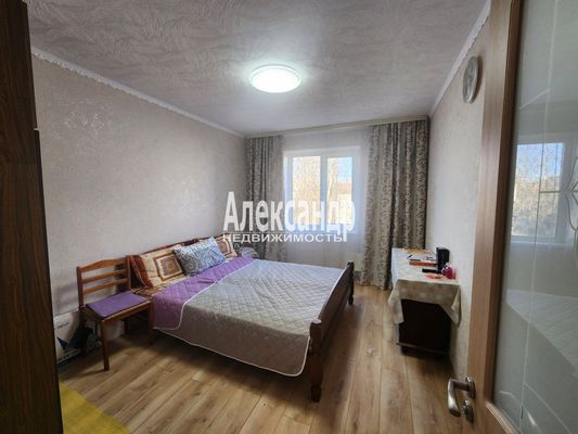 Продам трехкомнатную (3-комн.) квартиру, Юбилейная ул, 10, Кузнечное гп