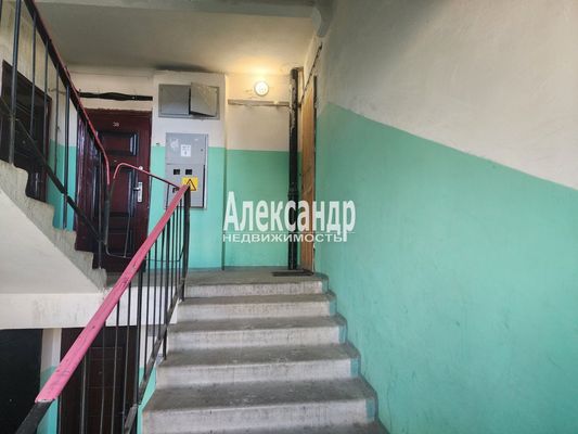 Продам трехкомнатную (3-комн.) квартиру, Юбилейная ул, 10, Кузнечное гп