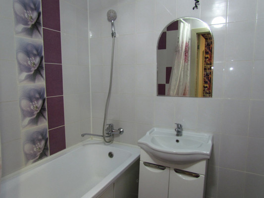 Продам трехкомнатную (3-комн.) квартиру, Земская ул, 16, Чехов г