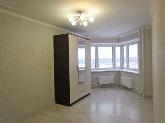 Продам трехкомнатную (3-комн.) квартиру, Земская ул, 16, Чехов г