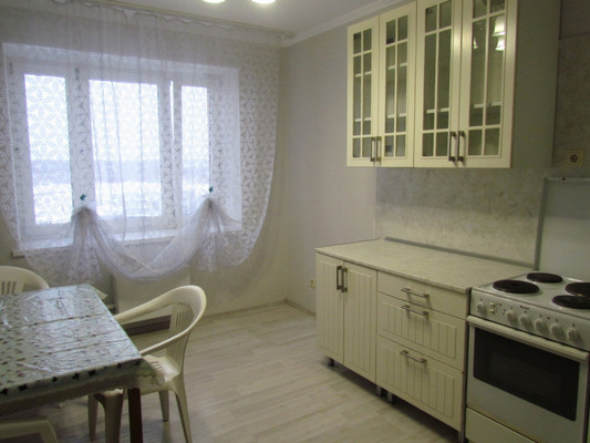 Продам трехкомнатную (3-комн.) квартиру, Земская ул, 16, Чехов г