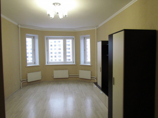 Продам трехкомнатную (3-комн.) квартиру, Земская ул, 16, Чехов г
