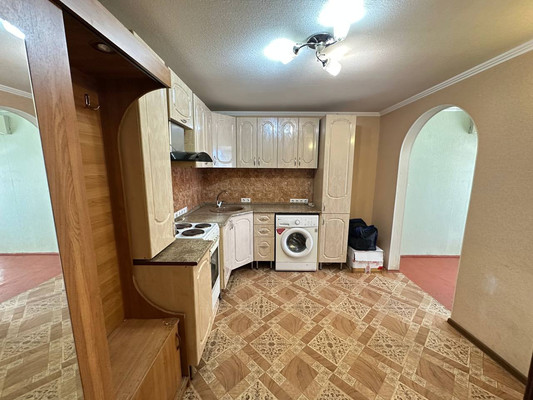 Сдам двухкомнатную (2-комн.) квартиру, 1 мкр, 44, Кропоткин г