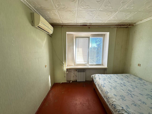 Сдам двухкомнатную (2-комн.) квартиру, 1 мкр, 44, Кропоткин г