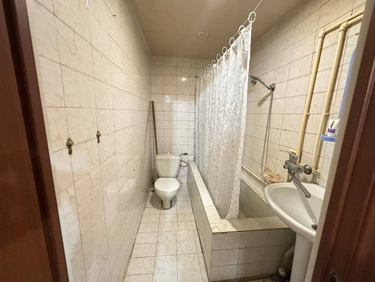 Сдам двухкомнатную (2-комн.) квартиру, 1 мкр, 44, Кропоткин г