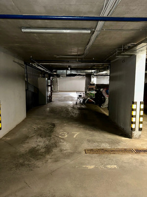 Продам машиноместо 22 м2, Туганлык ул, 5а, Казань г