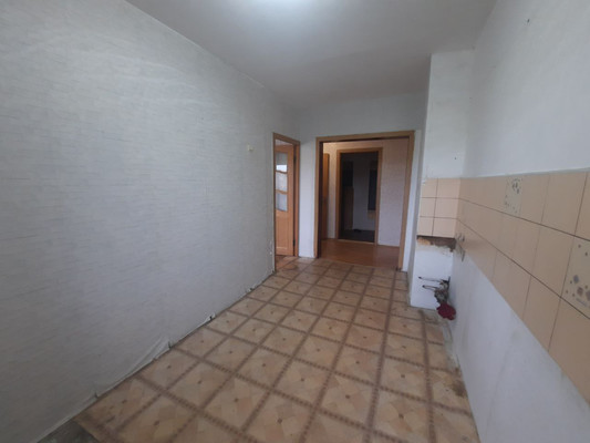 Продам трехкомнатную (3-комн.) квартиру, Баумана ул, 192, Иркутск г