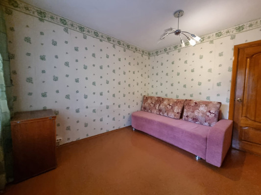 Продам трехкомнатную (3-комн.) квартиру, Медведева ул, 73, Брянск г