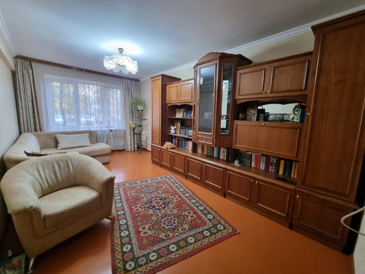 Продам трехкомнатную (3-комн.) квартиру, Медведева ул, 73, Брянск г