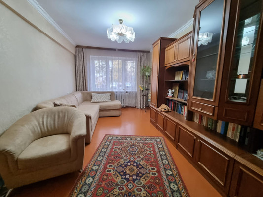 Продам трехкомнатную (3-комн.) квартиру, Медведева ул, 73, Брянск г