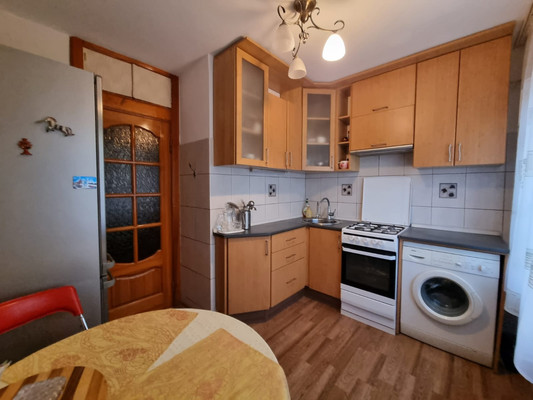 Продам трехкомнатную (3-комн.) квартиру, Медведева ул, 73, Брянск г