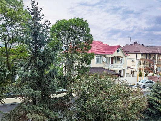 Продам двухкомнатную (2-комн.) квартиру, Инжирная (Лазар) ул, 1, Сочи г