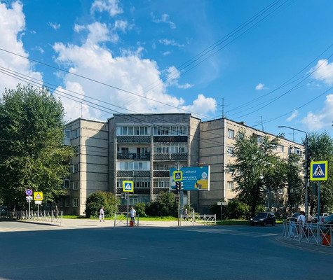 Продам трехкомнатную (3-комн.) квартиру, Куратова ул, 37, Сыктывкар г