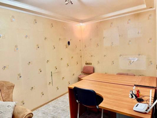 Продам двухкомнатную (2-комн.) квартиру, Екатерининская ул, 3, Симферополь г