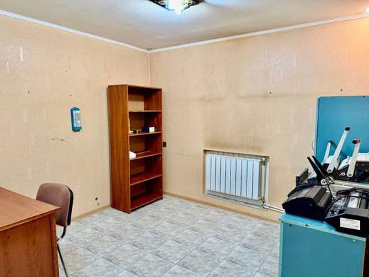 Продам двухкомнатную (2-комн.) квартиру, Екатерининская ул, 3, Симферополь г