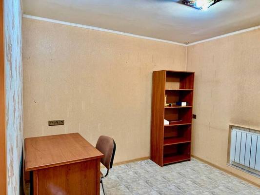 Продам двухкомнатную (2-комн.) квартиру, Екатерининская ул, 3, Симферополь г