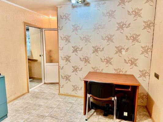 Продам двухкомнатную (2-комн.) квартиру, Екатерининская ул, 3, Симферополь г