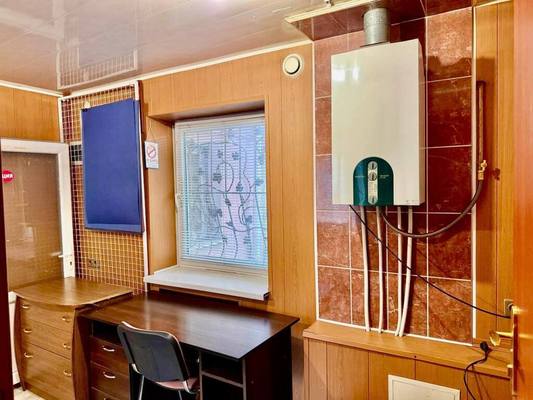 Продам двухкомнатную (2-комн.) квартиру, Екатерининская ул, 3, Симферополь г