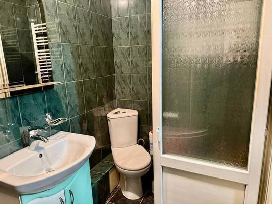 Продам двухкомнатную (2-комн.) квартиру, Екатерининская ул, 3, Симферополь г