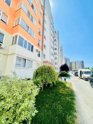 Продам трехкомнатную (3-комн.) квартиру, Батурина ул, 211, Симферополь г