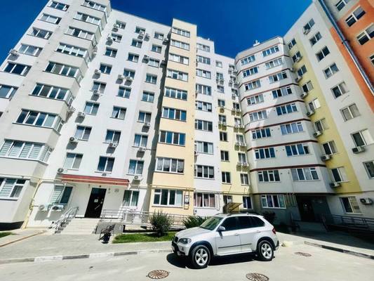 Продам трехкомнатную (3-комн.) квартиру, Батурина ул, 211, Симферополь г