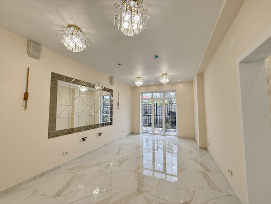 Продам коммерческое помещение 300 м2, Трамвайный пер, 26, Симферополь г