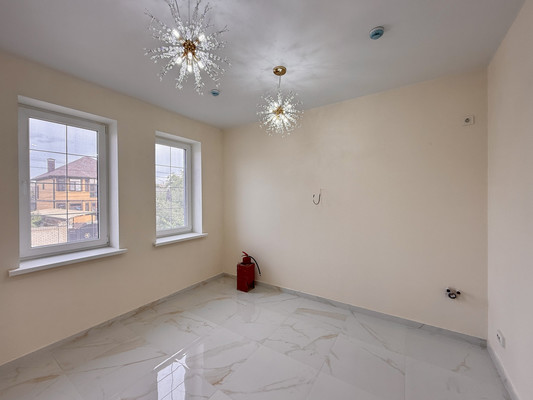 Продам коммерческое помещение 300 м2, Трамвайный пер, 26, Симферополь г