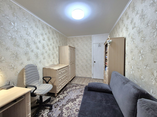 Продам двухкомнатную (2-комн.) квартиру, Космонавта Леонова ул, 49, Пермь г