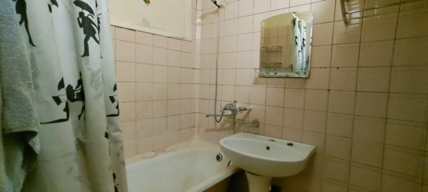 Продам двухкомнатную (2-комн.) квартиру, Гуковский (Центральный р-н) пер, 10, Сочи г