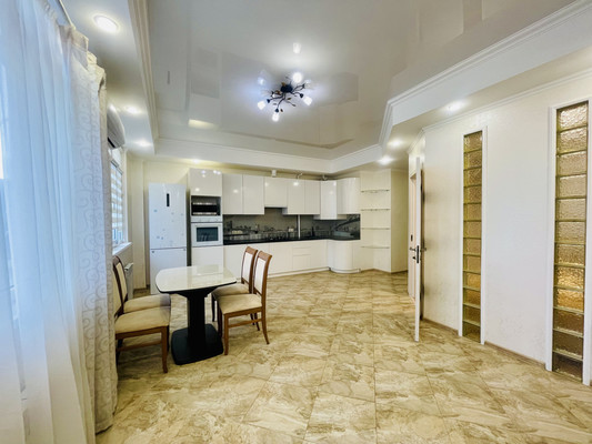 Продам двухкомнатную (2-комн.) квартиру, Изумрудная ул, 42, Волковка с