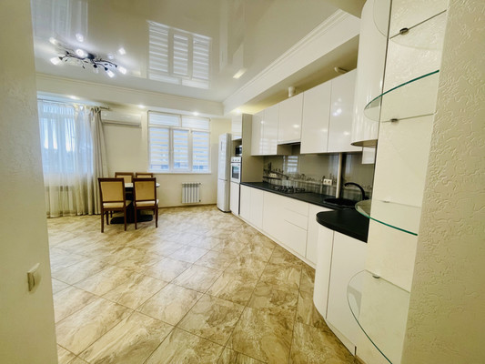 Продам двухкомнатную (2-комн.) квартиру, Изумрудная ул, 42, Волковка с