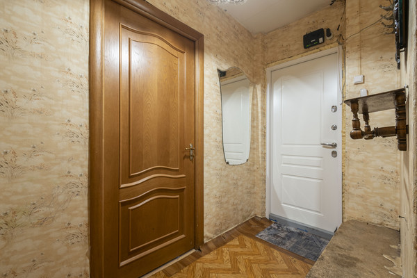 Продам двухкомнатную (2-комн.) квартиру, Херсонская ул, 15, Москва г