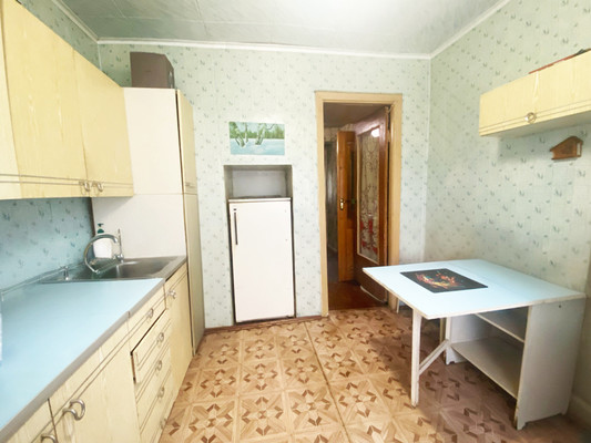 Продам трехкомнатную (3-комн.) квартиру, Гагринская ул, 9/2, Ростов-на-Дону г