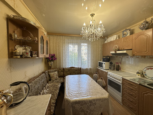 Продам трехкомнатную (3-комн.) квартиру, Баумана ул, 233, Иркутск г