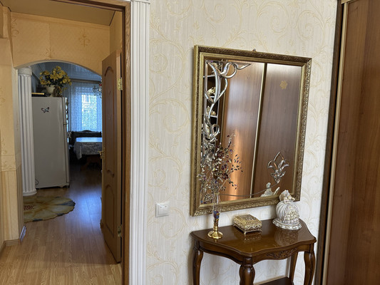 Продам трехкомнатную (3-комн.) квартиру, Баумана ул, 233, Иркутск г