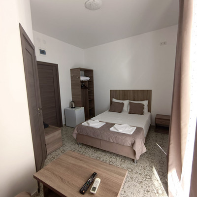 Продам однокомнатную (1-комн.) квартиру, Гагариной ул, 25/353, Утес п