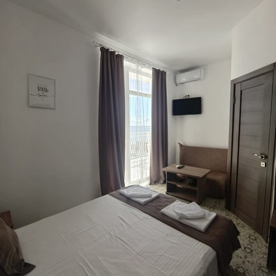 Продам однокомнатную (1-комн.) квартиру, Гагариной ул, 25/353, Утес п