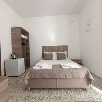 Продам однокомнатную (1-комн.) квартиру, Гагариной ул, 25/353, Утес п