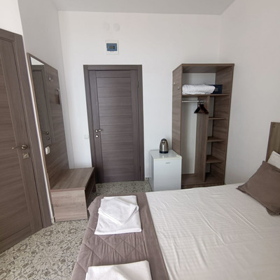 Продам однокомнатную (1-комн.) квартиру, Гагариной ул, 25/353, Утес п