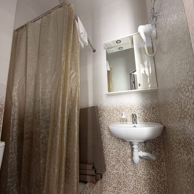 Продам однокомнатную (1-комн.) квартиру, Гагариной ул, 25/353, Утес п