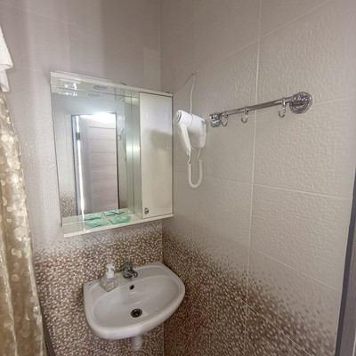 Продам однокомнатную (1-комн.) квартиру, Гагариной ул, 25/353, Утес п