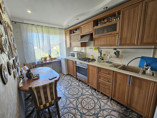 Продам трехкомнатную (3-комн.) квартиру, Жмайлова ул, 3, Ростов-на-Дону г